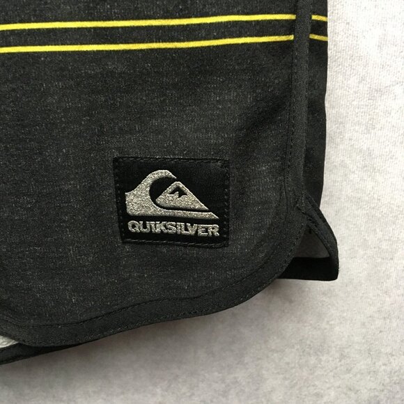 Quiksilver Men Board Shorts size 33 Swim Trunks Black Red Striped Stretch Suit - Picture 4 of 13